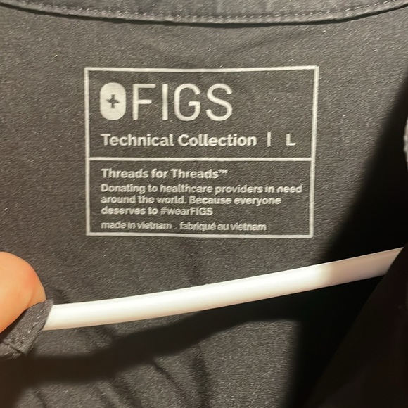 Figs scrub top. Large Black Scuba material - Picture 2 of 3